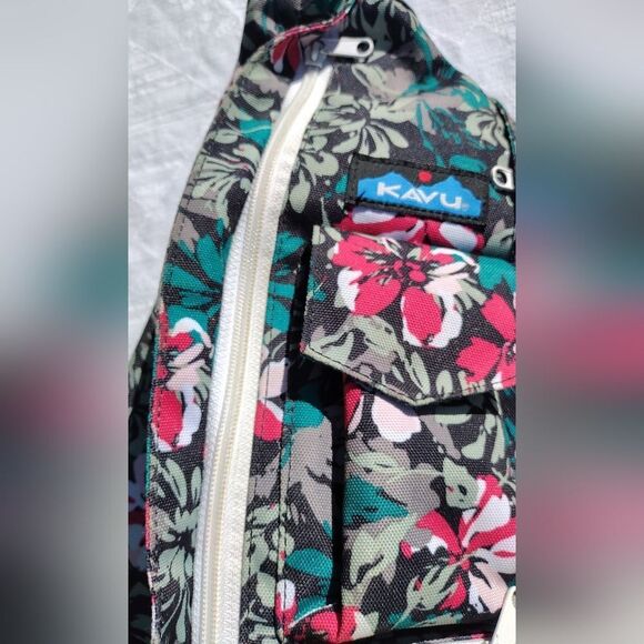 Kavu Floral Women's Rope Sling Bag - Picture 4 of 5